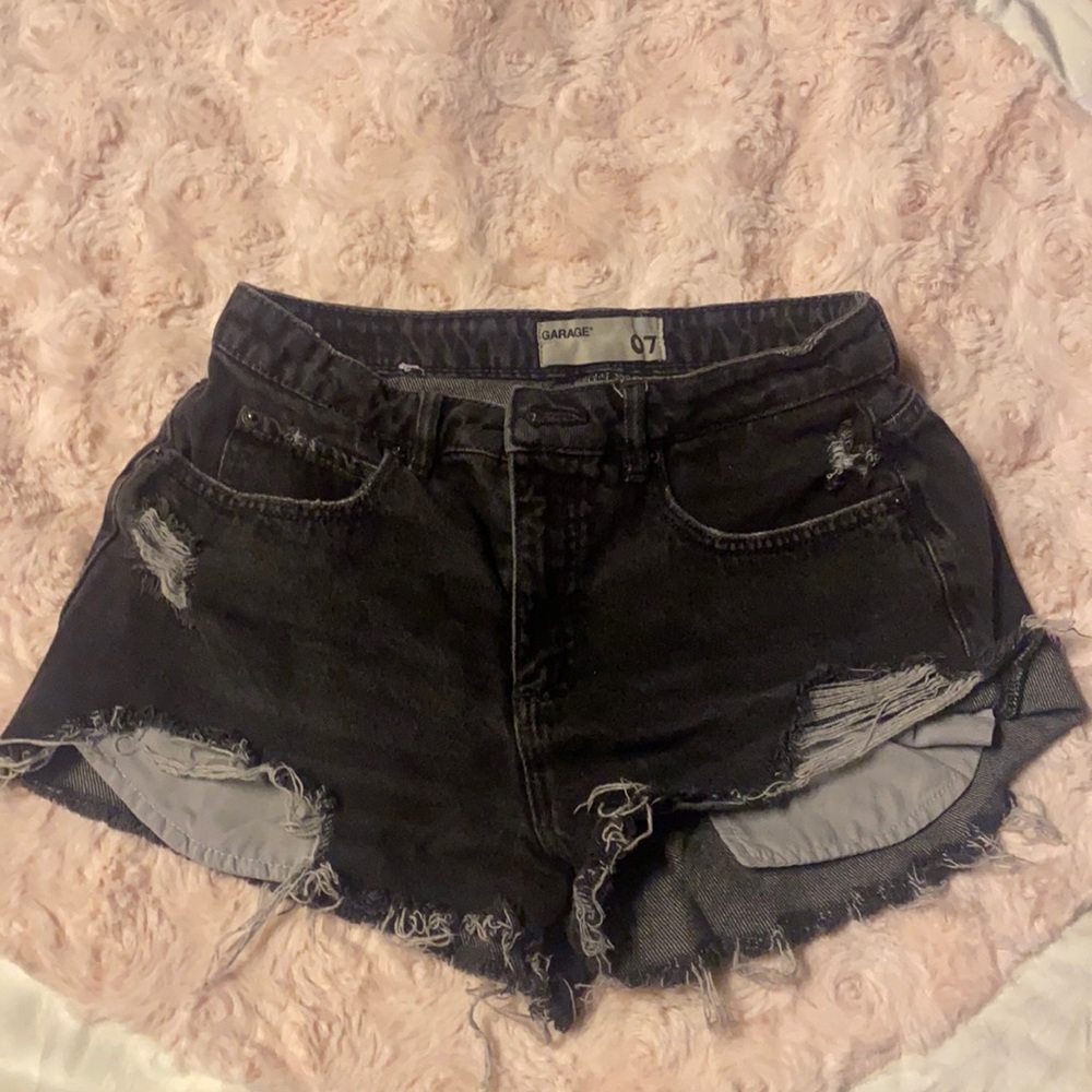 Brand garage: nice pair of Jean shorts worn a couple of times size 7 in womens.